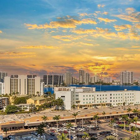 Deluxe Studio Balcony Bay View Amazing Pool Hotel Sunny Isles Beach Exterior photo