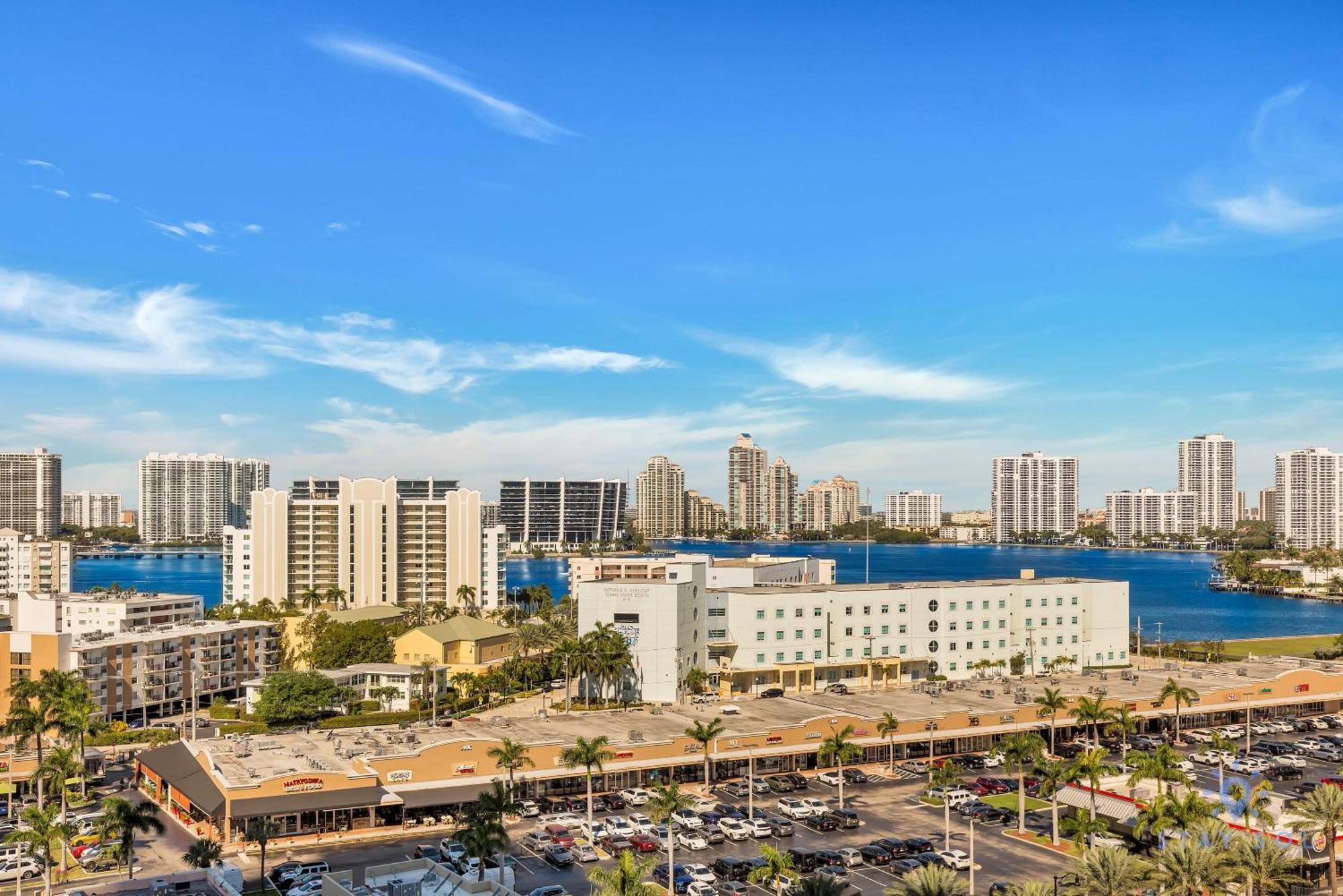 Deluxe Studio Balcony Bay View Amazing Pool Hotel Sunny Isles Beach Exterior photo