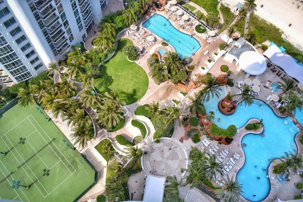 Deluxe Studio Balcony Bay View Amazing Pool Hotel Sunny Isles Beach Exterior photo